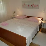 Slavica * Lozovac
