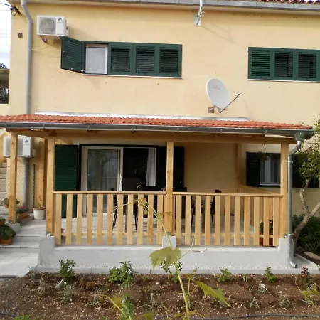 Slavica Apartmán Lozovac