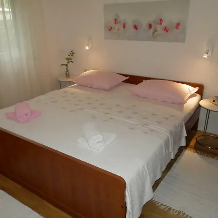 Slavica * Lozovac